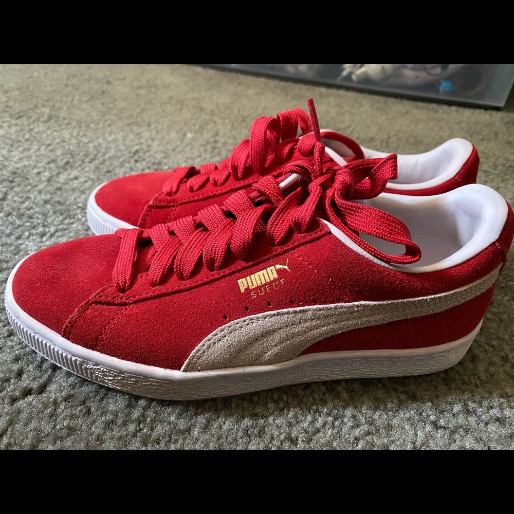 Women’s Red Puma Suede Classics in 6.5